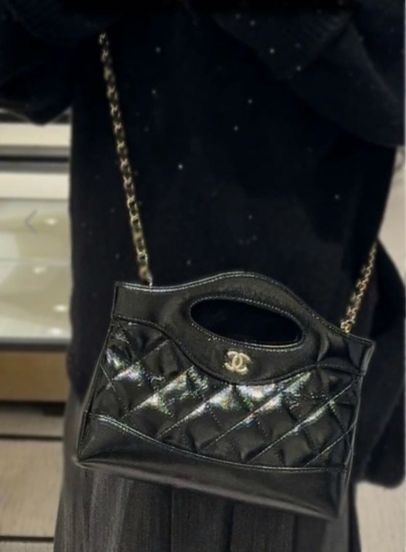 CHANEL ブラックレザー 31ナノ ミニショルダーバッグ ノベルティ