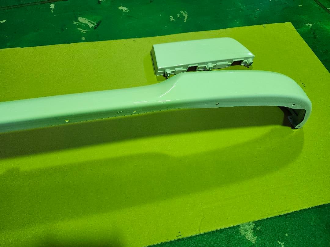 ISUZU GIGA フロントバンパー ホワイト