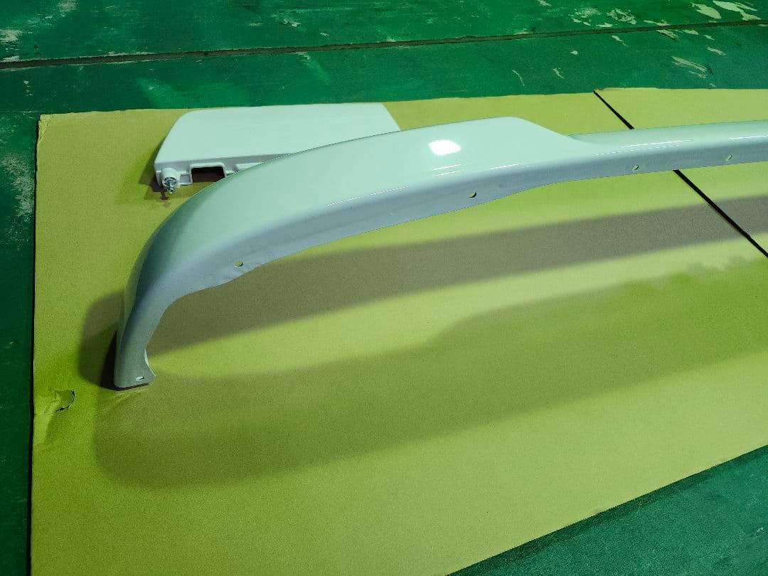 ISUZU GIGA フロントバンパー ホワイト