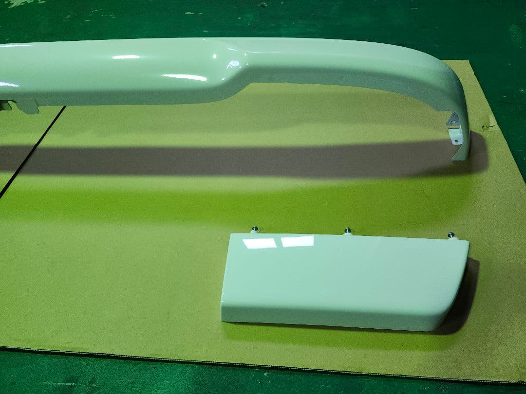 ISUZU GIGA フロントバンパー ホワイト