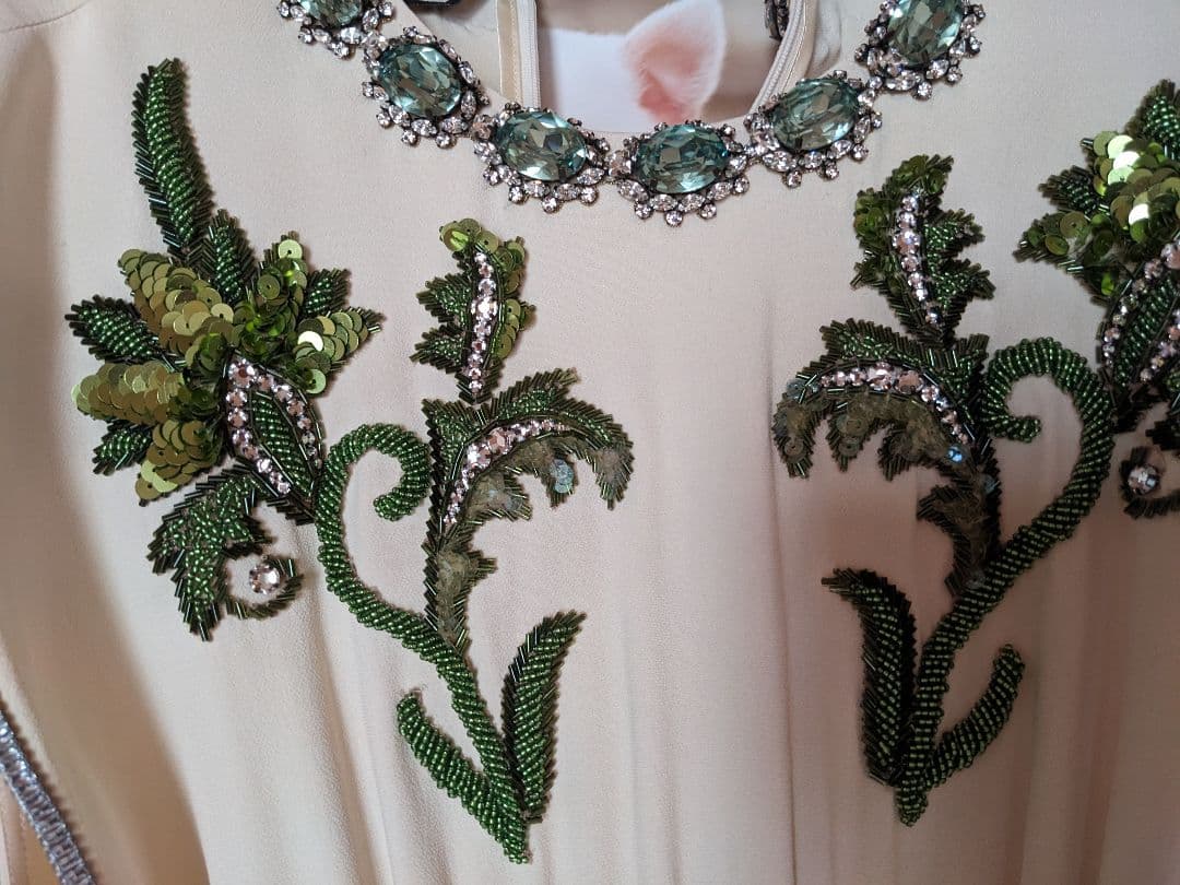 ビーズ刺繍フラワーモチーフロングドレス