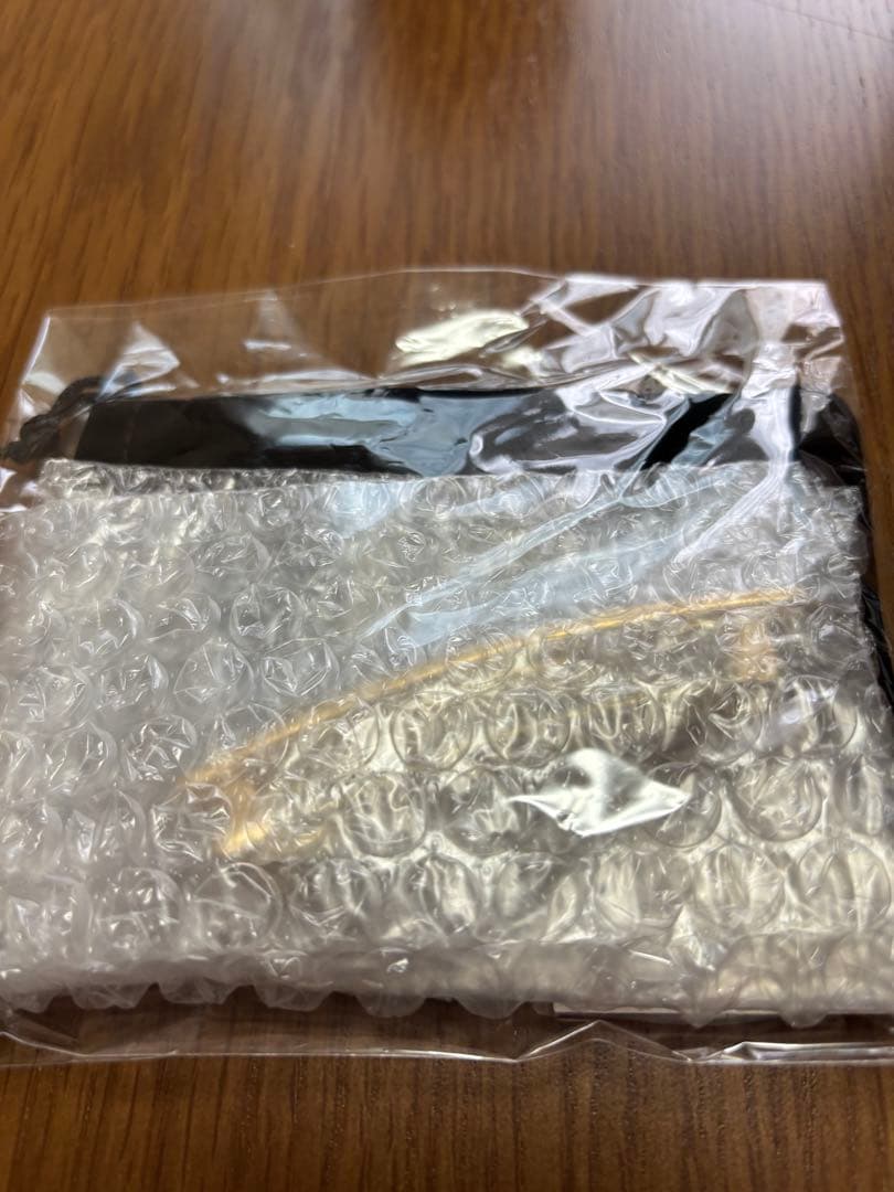 新品未開封完売品　＜LETICIA＞メタル バレッタ