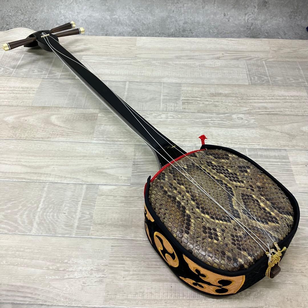 の*け様 三線　沖縄三線？　ハードケース付き　完全ジャンク　【27383969】