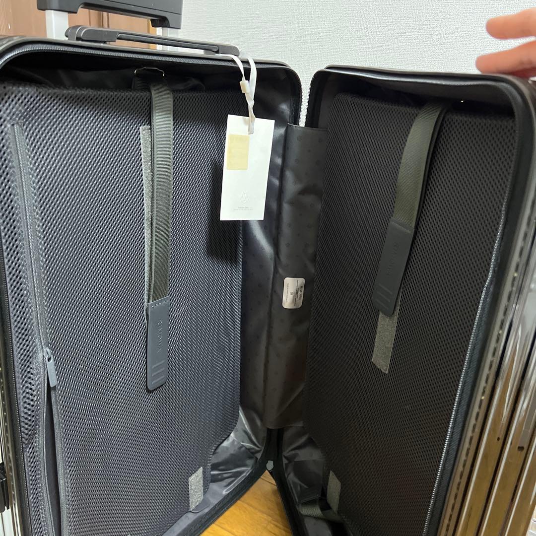 未使用品タグ付き　RIMOWA リモワESSENTIAL チェックインM 60ℓ