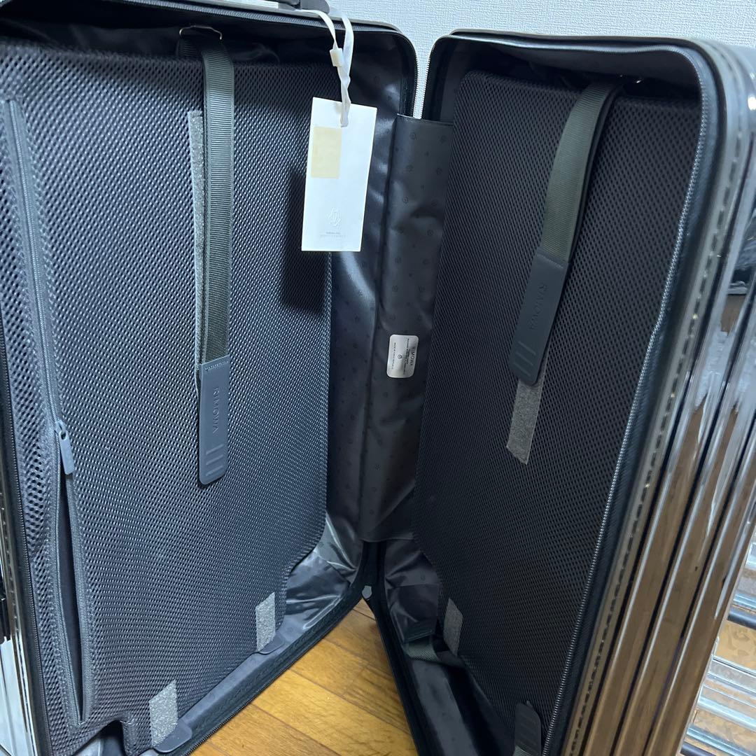 未使用品タグ付き　RIMOWA リモワESSENTIAL チェックインM 60ℓ