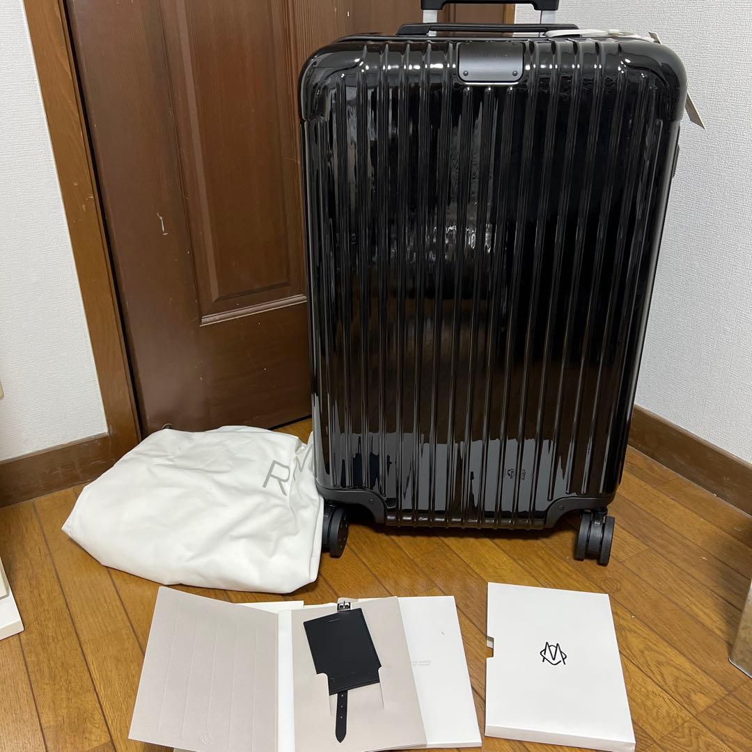 未使用品タグ付き　RIMOWA リモワESSENTIAL チェックインM 60ℓ