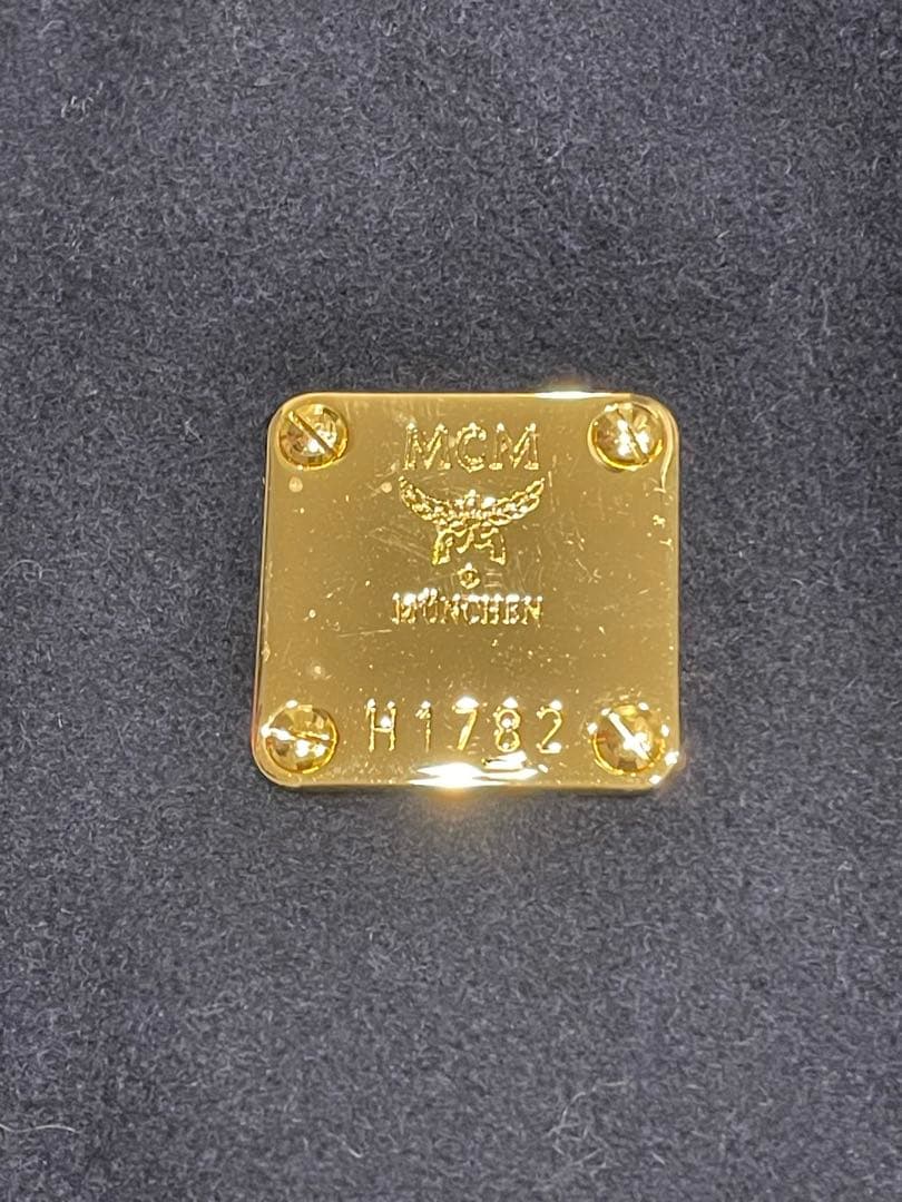 クラウディアフィン　　MCM liquor,woman&tears