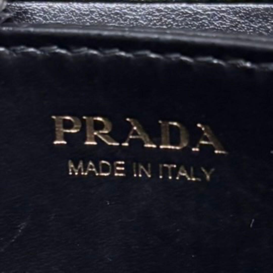 ✨美品✨PRADA プラダ　ブラック ケース　小銭入れ　金ロゴ