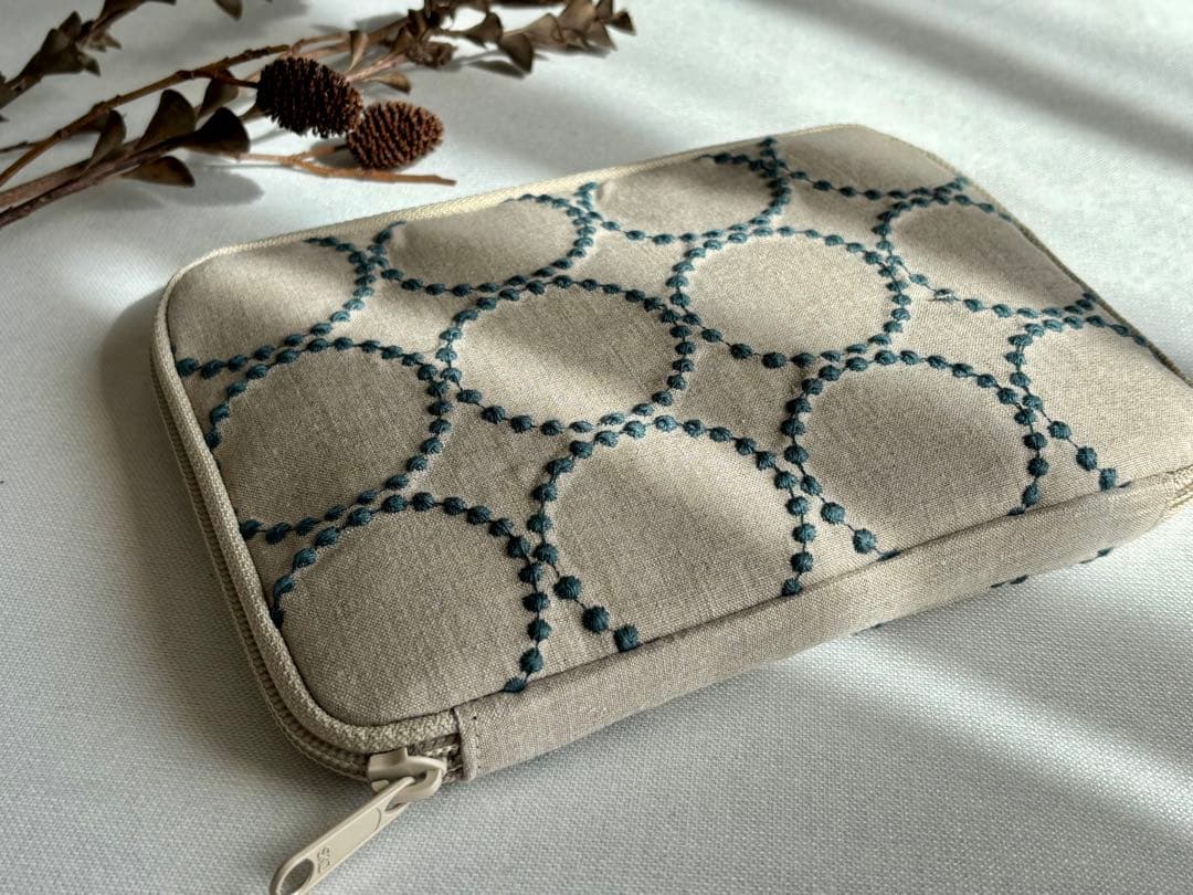 再販❗️【マルチケース】ミナペルホネン タンバリン ベージュ〜母子手帳などの収納に