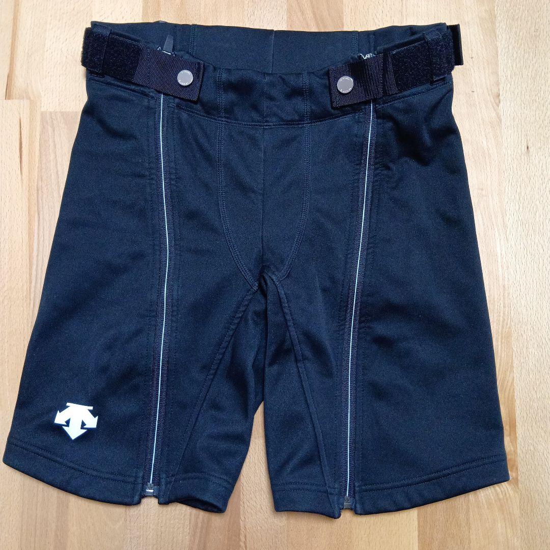 デサント【SSサイズ】スキーレーシング用　 ショートパンツ　ハーフパンツ
