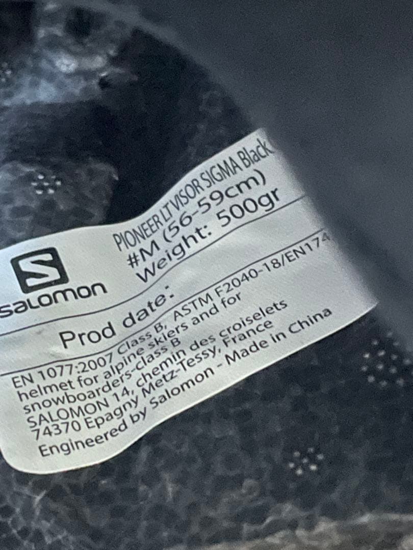 サロモン スキー用ヘルメット マットブラック バイザー付き