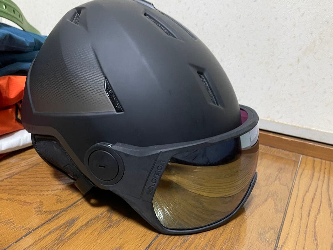 サロモン スキー用ヘルメット マットブラック バイザー付き