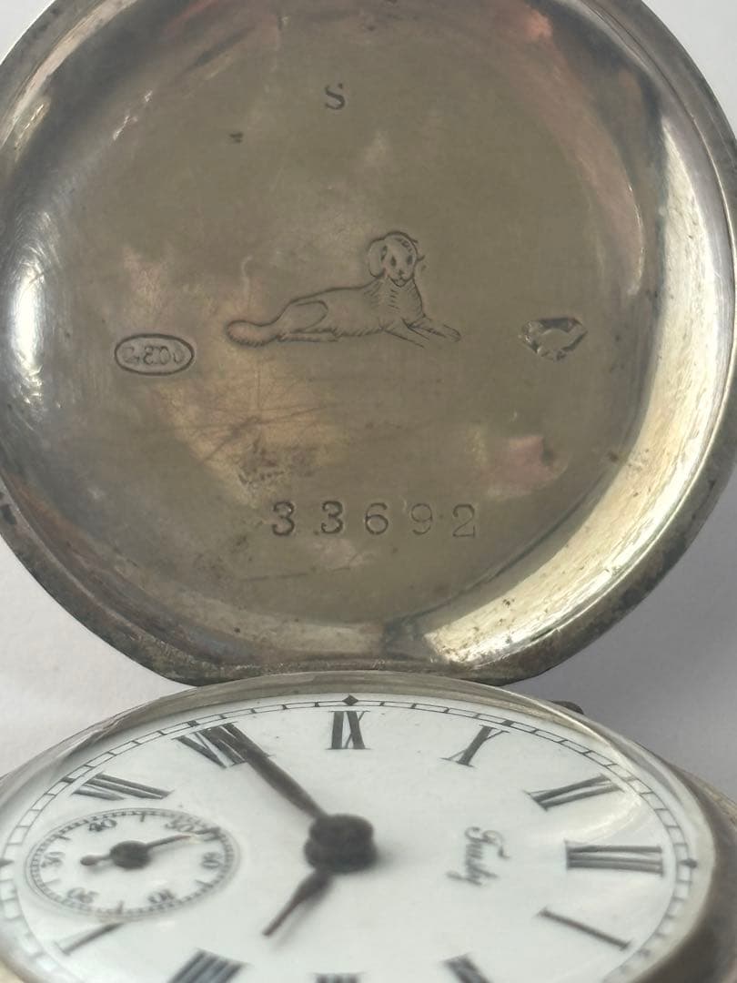 懐中時計　TRUSTY トラスティ　犬のマーク　シルバーケース レトロ