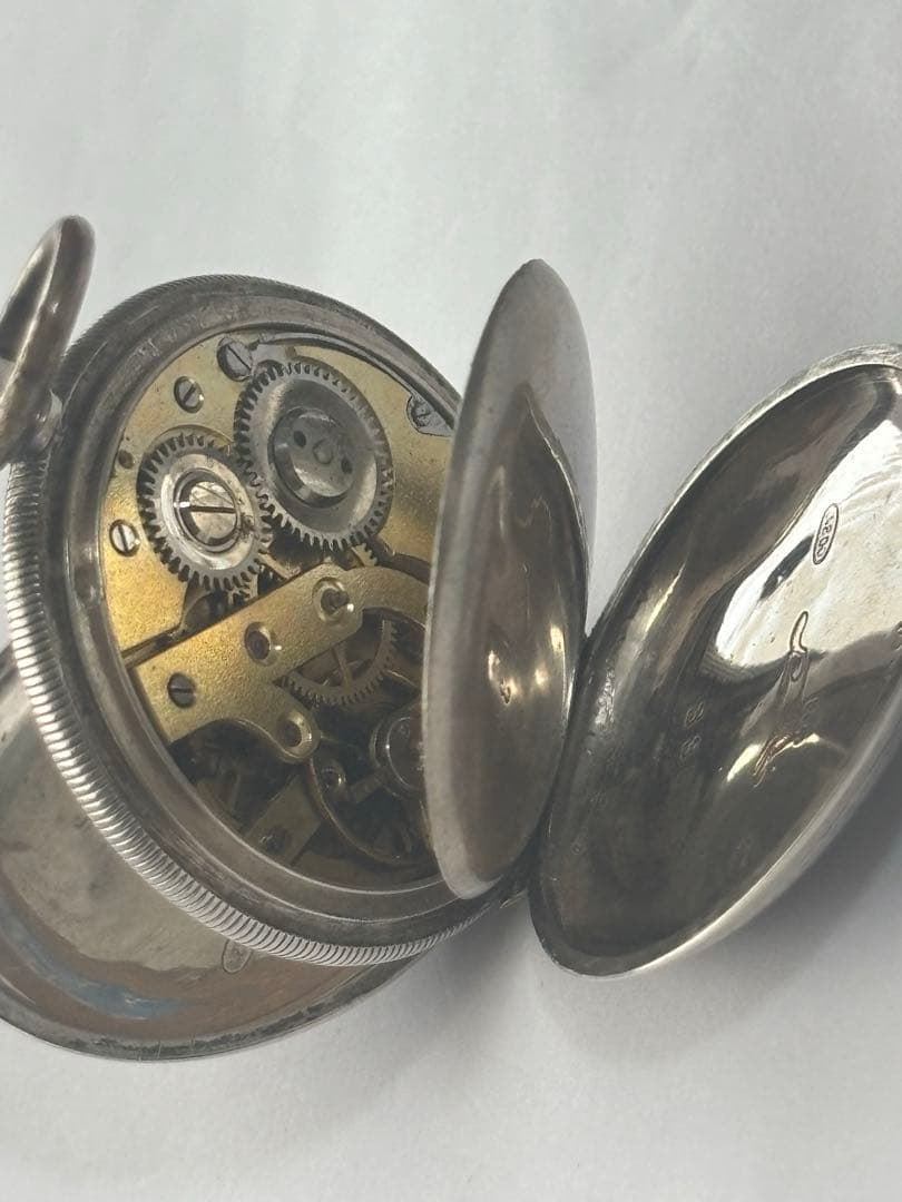 懐中時計　TRUSTY トラスティ　犬のマーク　シルバーケース レトロ