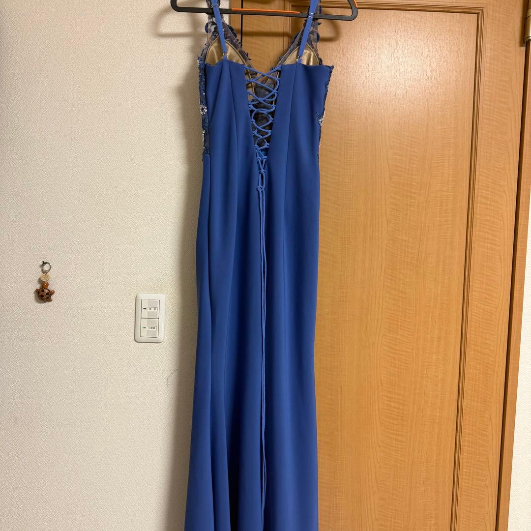IRMA ビーズ装飾 スリット入り 青ドレス