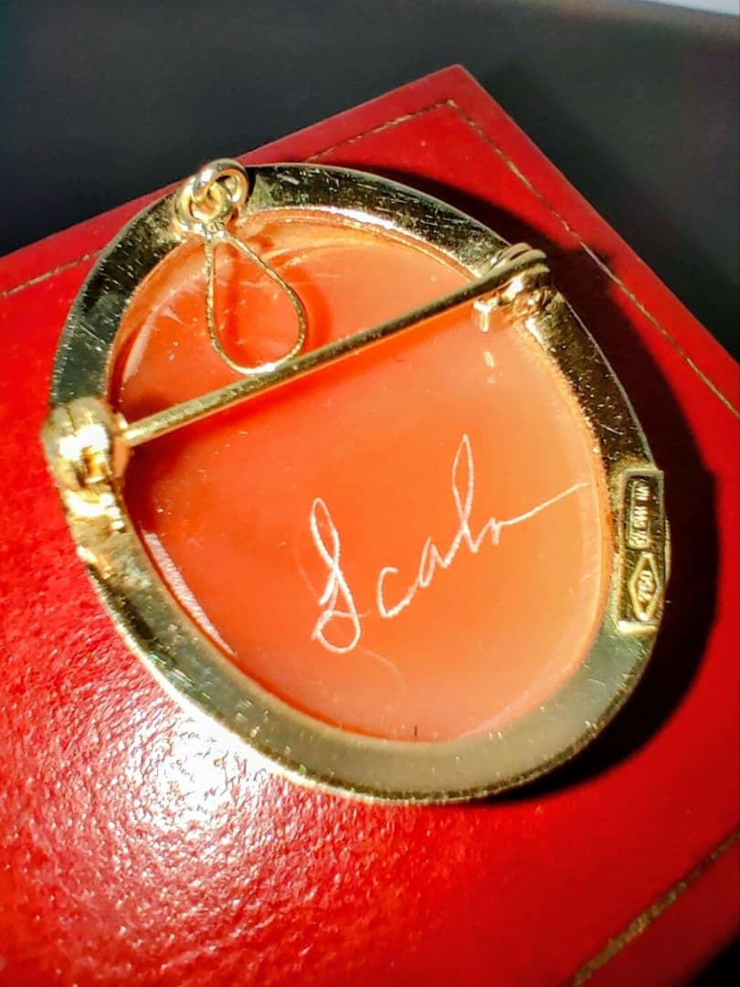 イタリア　ナポリ　18K　シェルカメオ ペンダントトップ/ブローチ