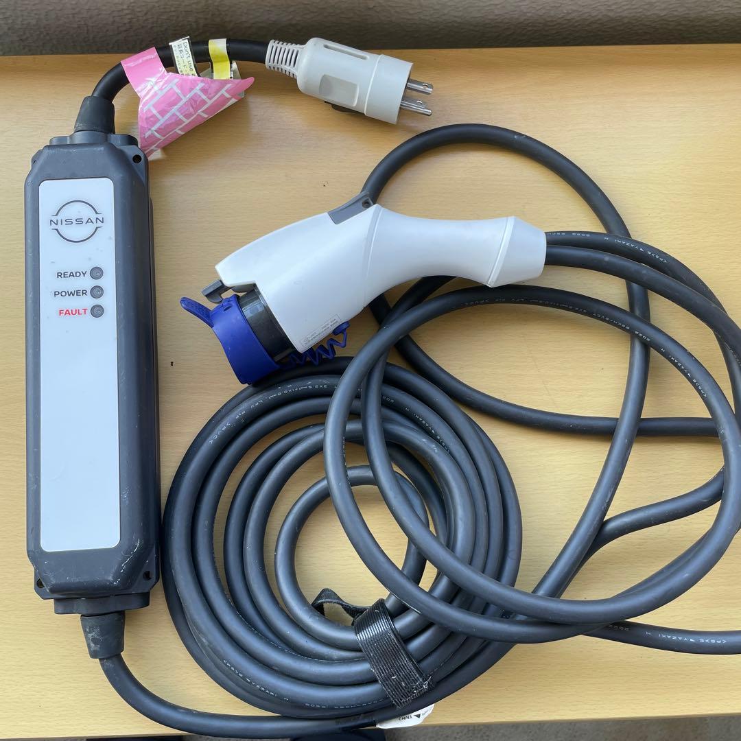NISSAN EV充電ケーブル 5ピンコネクタ