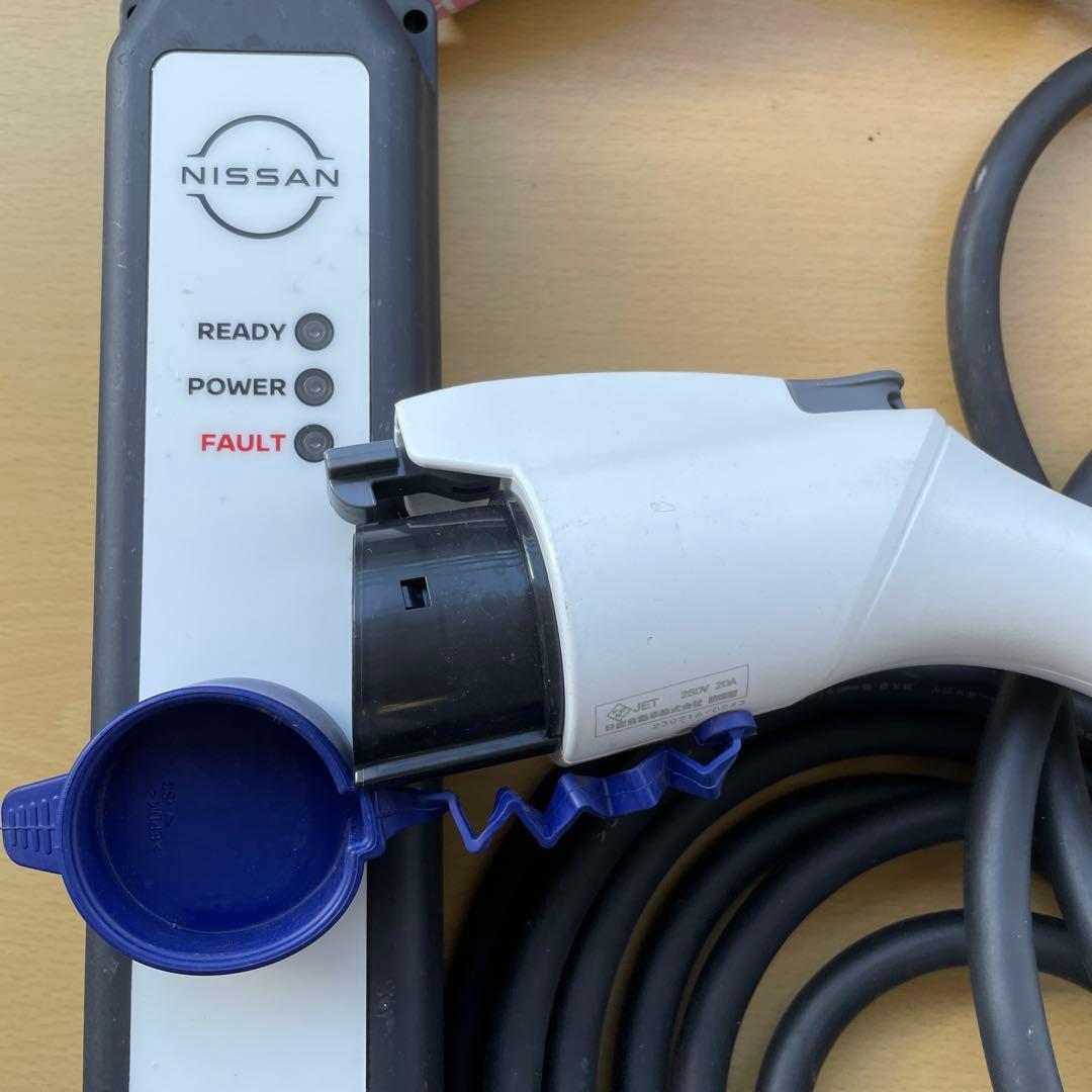 NISSAN EV充電ケーブル 5ピンコネクタ