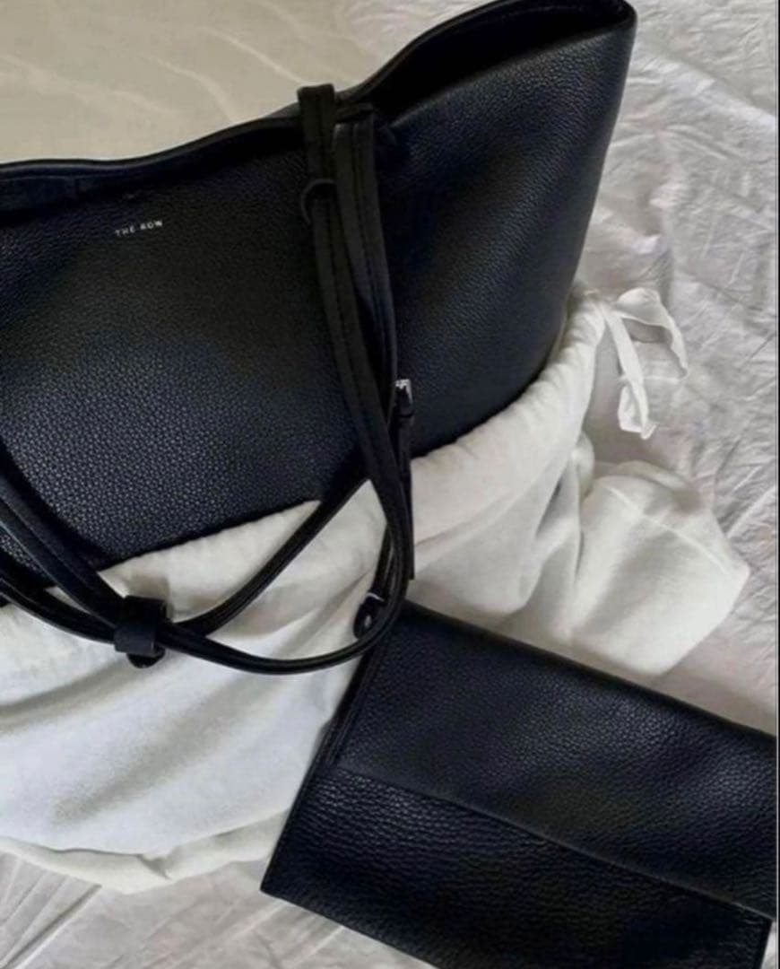 新品★押し跡有THE ROW 牛革バケットトート 大容量 ショルダー 通勤バッグ