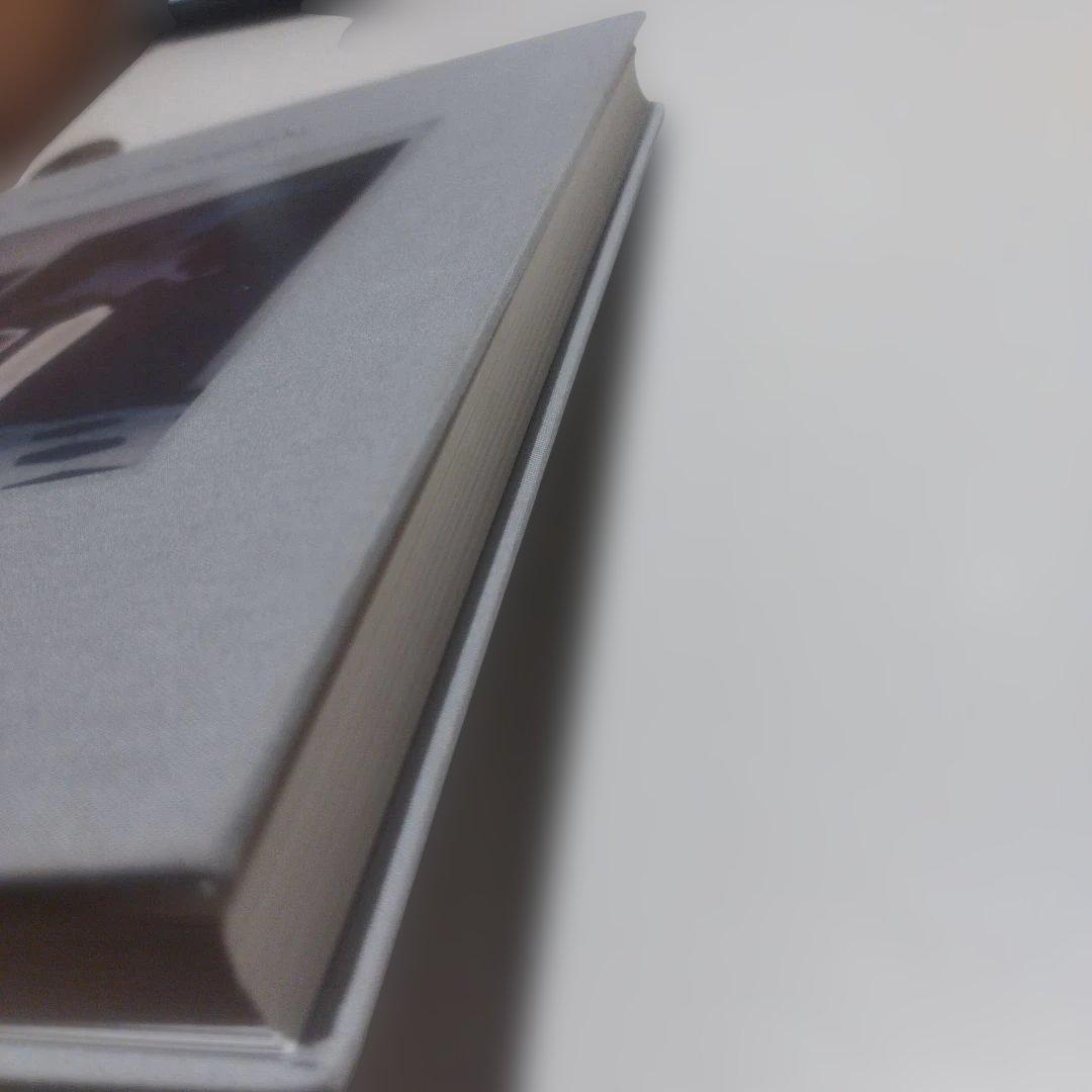 Cy Twombly Photographs　2016年初版 頁付け無し　HC