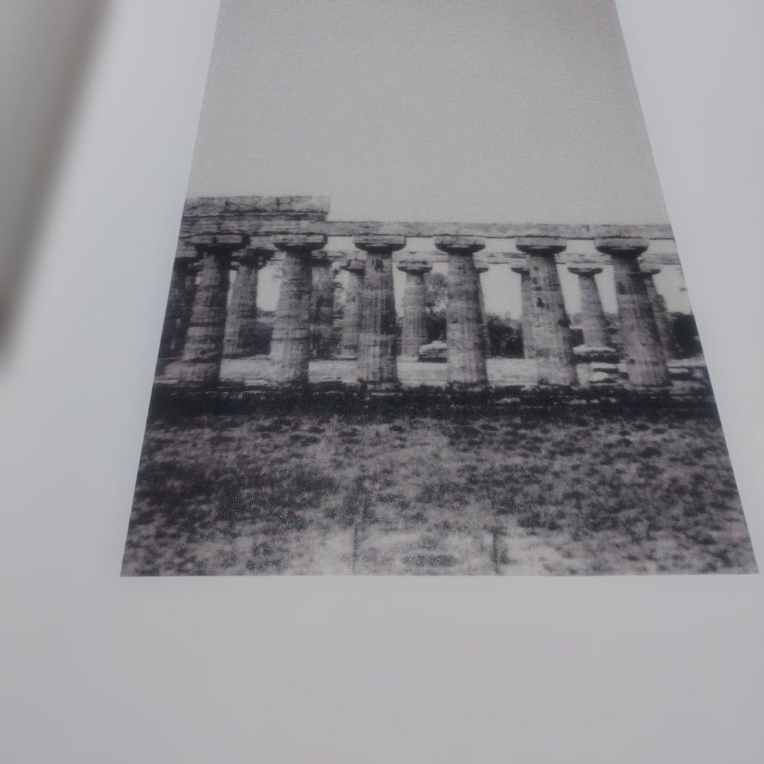 Cy Twombly Photographs　2016年初版 頁付け無し　HC