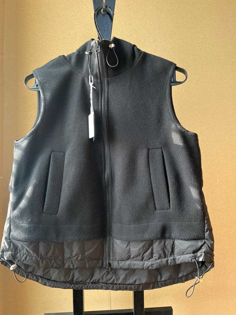 クールカレアンのダウンベスト