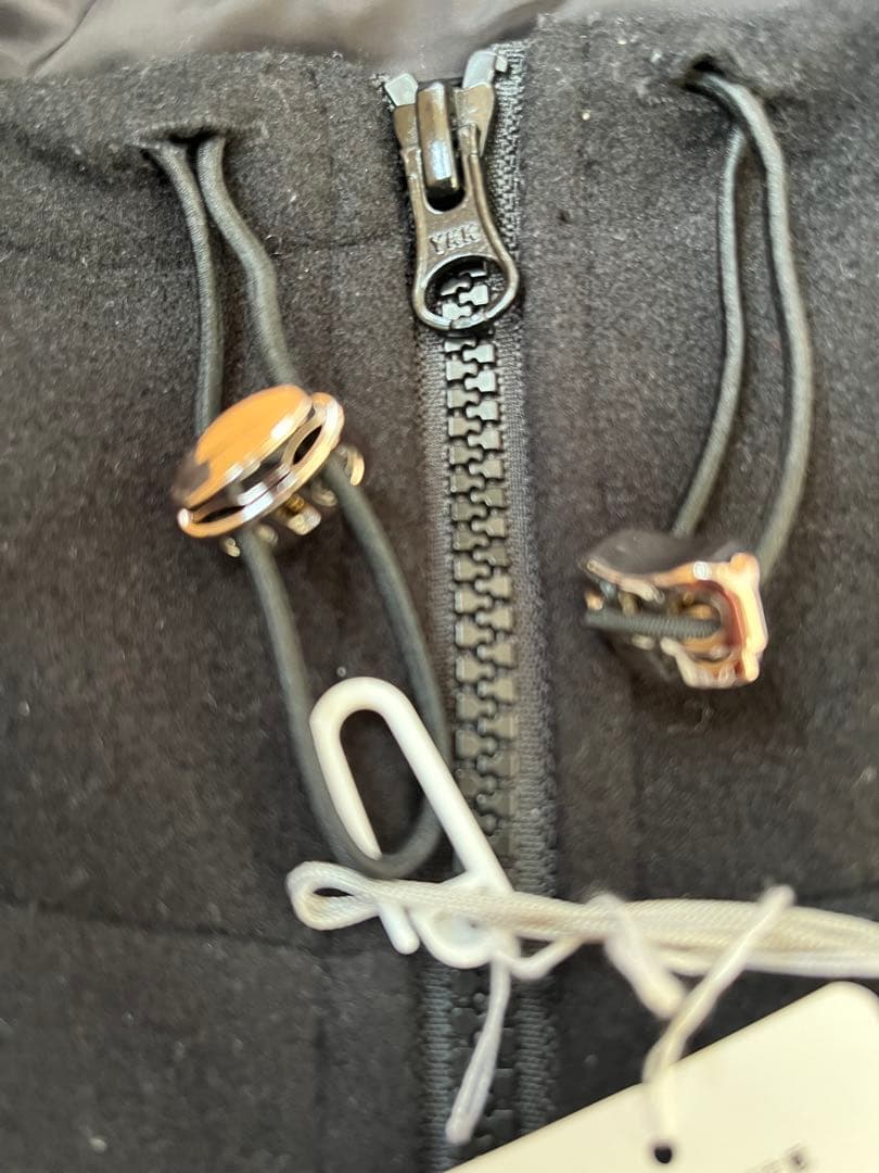 クールカレアンのダウンベスト