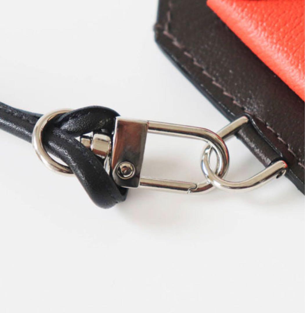 L'arcobaleno(ラルコバレーノ)ミニネックウォレット ブラウン