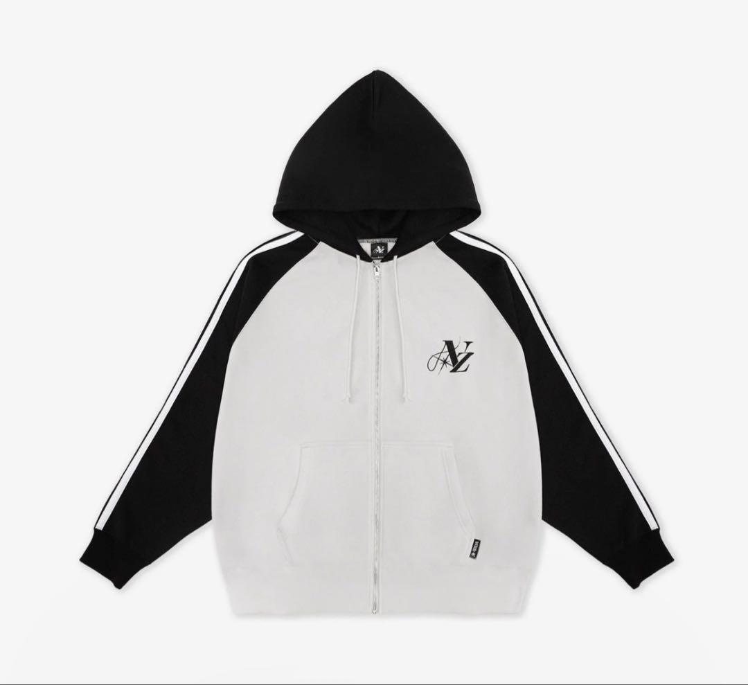 NiziU awake フーディー　パーカー　XLサイズ