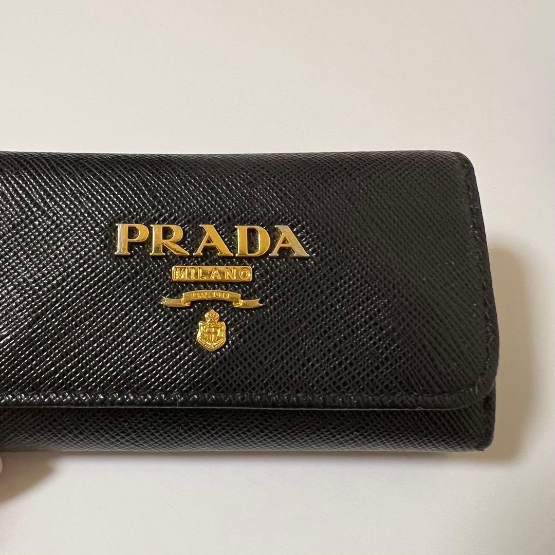 田村さんPRADA ブラック レザー キーケース