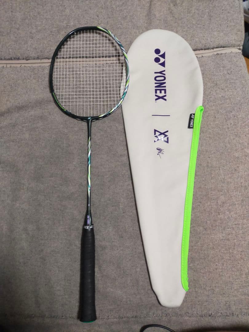 Yonex Astrox 100 Tour VA バドミントンラケット