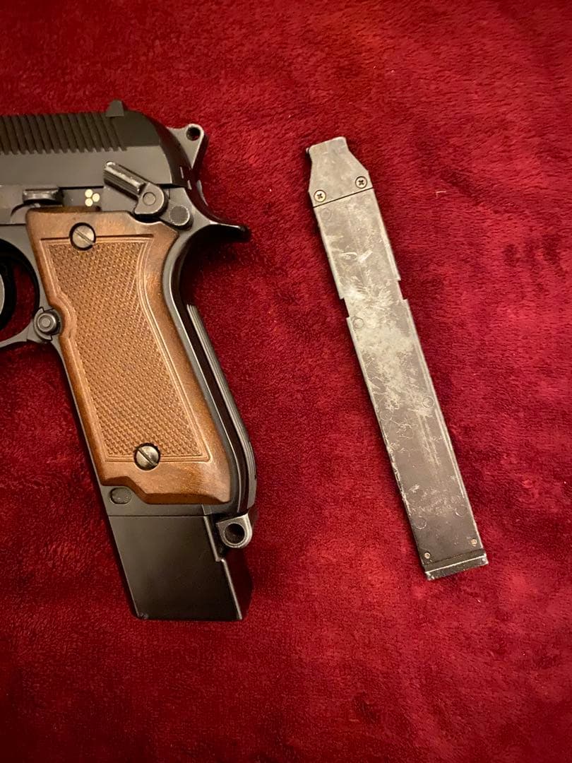 ベレッタ M93R 東京マルイ 電動 連射 ホップアップ バッテリー 充電器付き