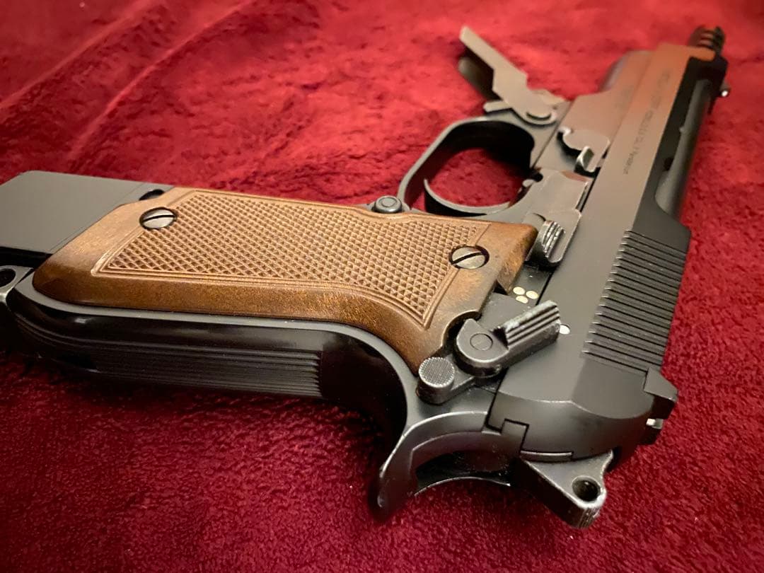 ベレッタ M93R 東京マルイ 電動 連射 ホップアップ バッテリー 充電器付き