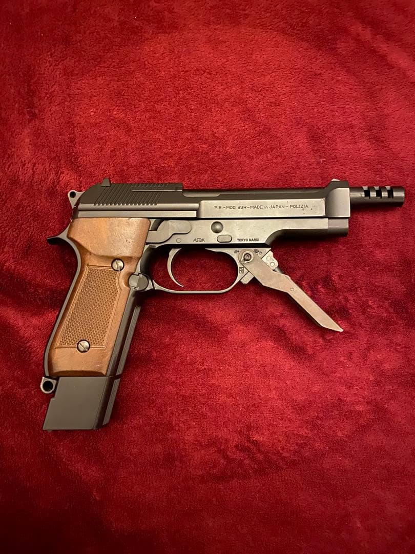 ベレッタ M93R 東京マルイ 電動 連射 ホップアップ バッテリー 充電器付き