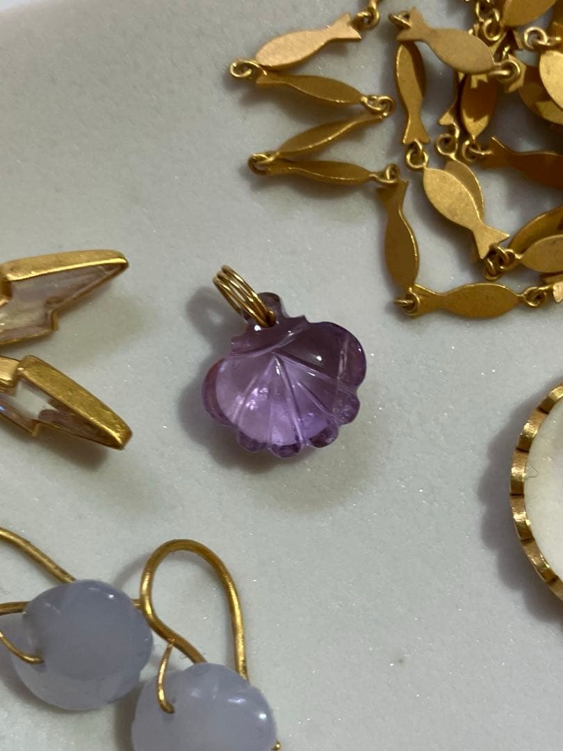 マリーエレーヌドゥタイヤック　シェルペンダント　アメジスト