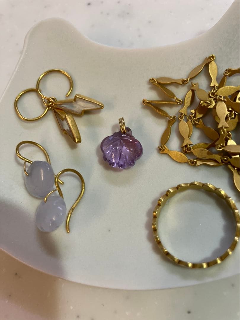 マリーエレーヌドゥタイヤック　シェルペンダント　アメジスト