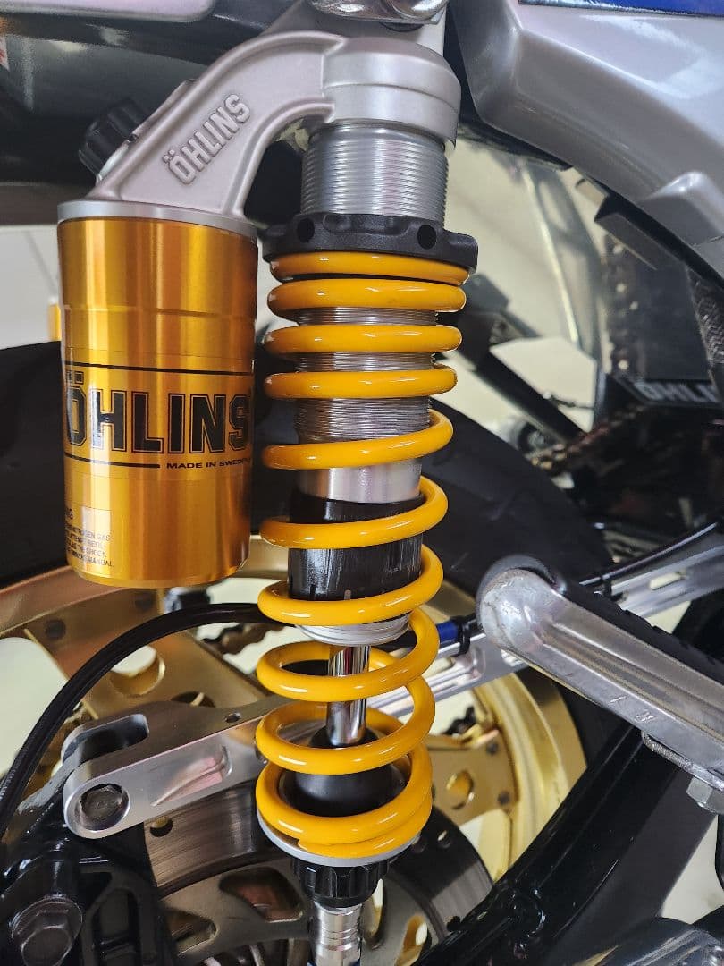 Öhlins サスペンション イエロー　CB750F