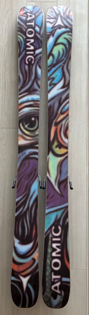 ジュニア用スキー板　アトミック　ベンチェトラー133cm