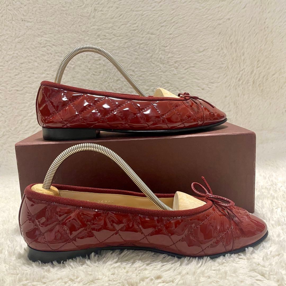 CHANEL シャネル ココマーク マトラッセ エナメル リボンフラットシューズ