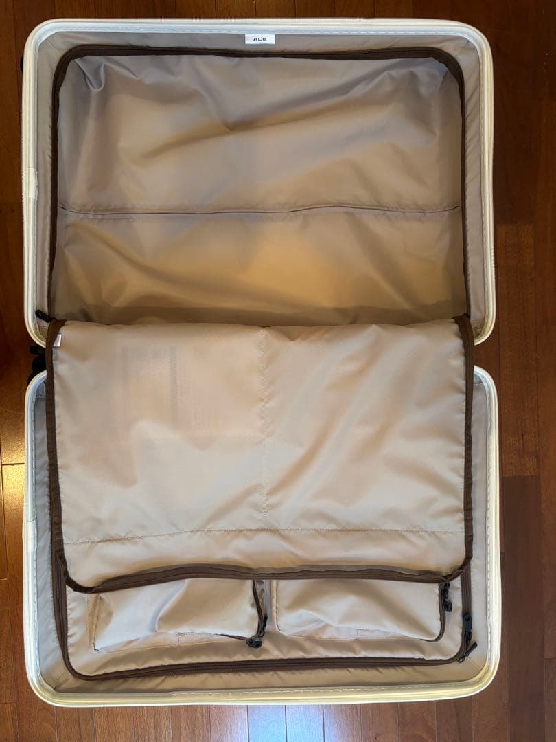 [美品]ACEスーツケース ベベル Mサイズ 63L ミルク（アイボリー）