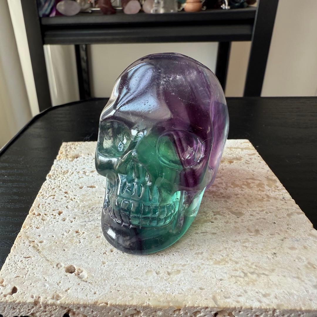 天然石フローライトのスカル　置物　彫物NO.010710