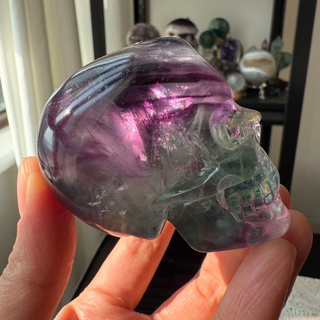 天然石フローライトのスカル　置物　彫物NO.010710