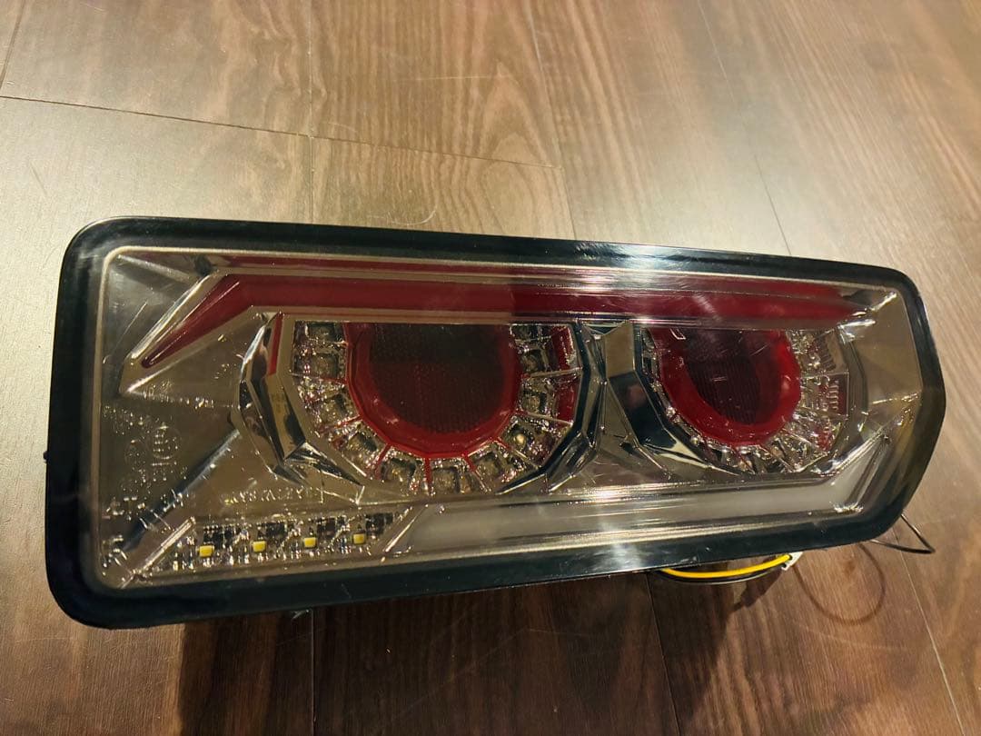 ジムニーJB64・JB74用バルカンファイバーシーケンシャル LEDテールランプ