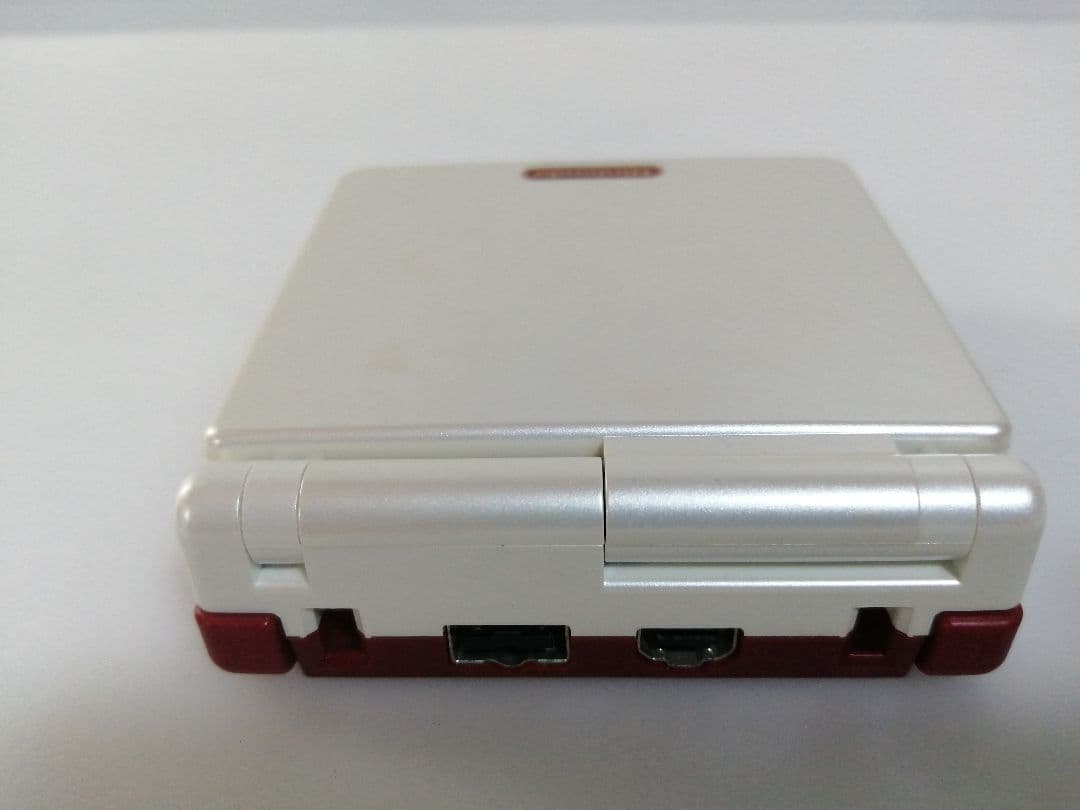 ゲームボーイアドバンスSP ファミコンカラー モデル　AGS-001