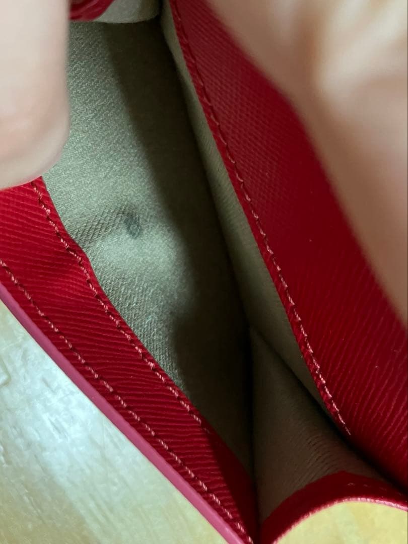 O*s様 MARNI レッド 三つ折り財布　ピンク