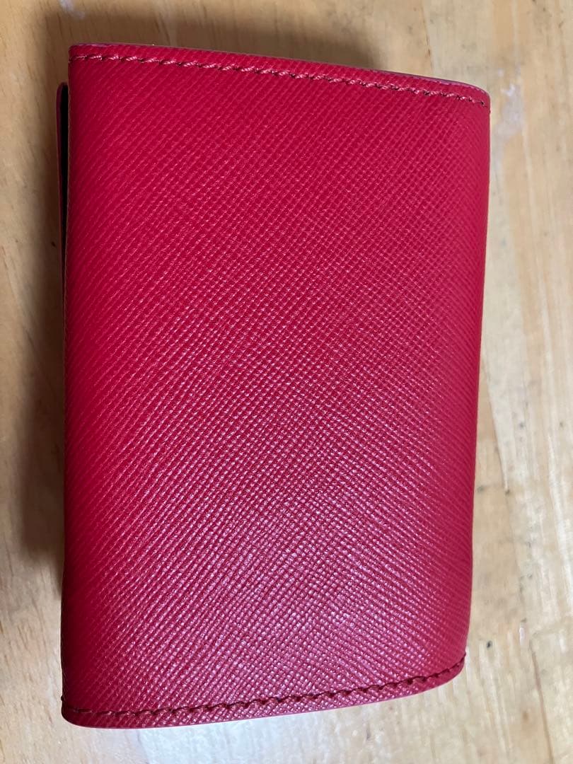 O*s様 MARNI レッド 三つ折り財布　ピンク