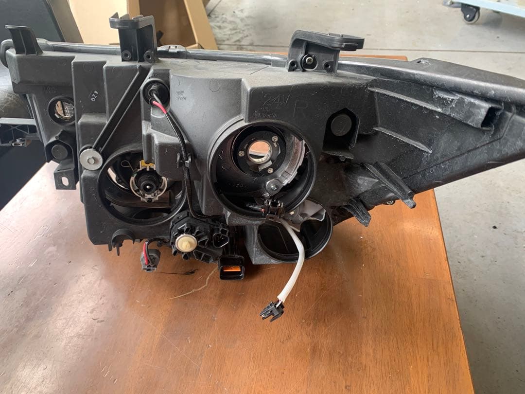 平成27年式デリカD5 CV1W ヘッドライト 2個セット