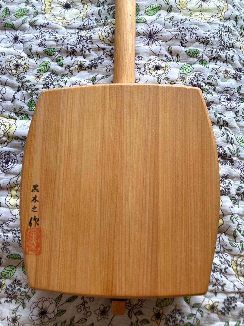 箱三味線　ごったん　黒木之製　木製三味線 3弦 紫色装飾