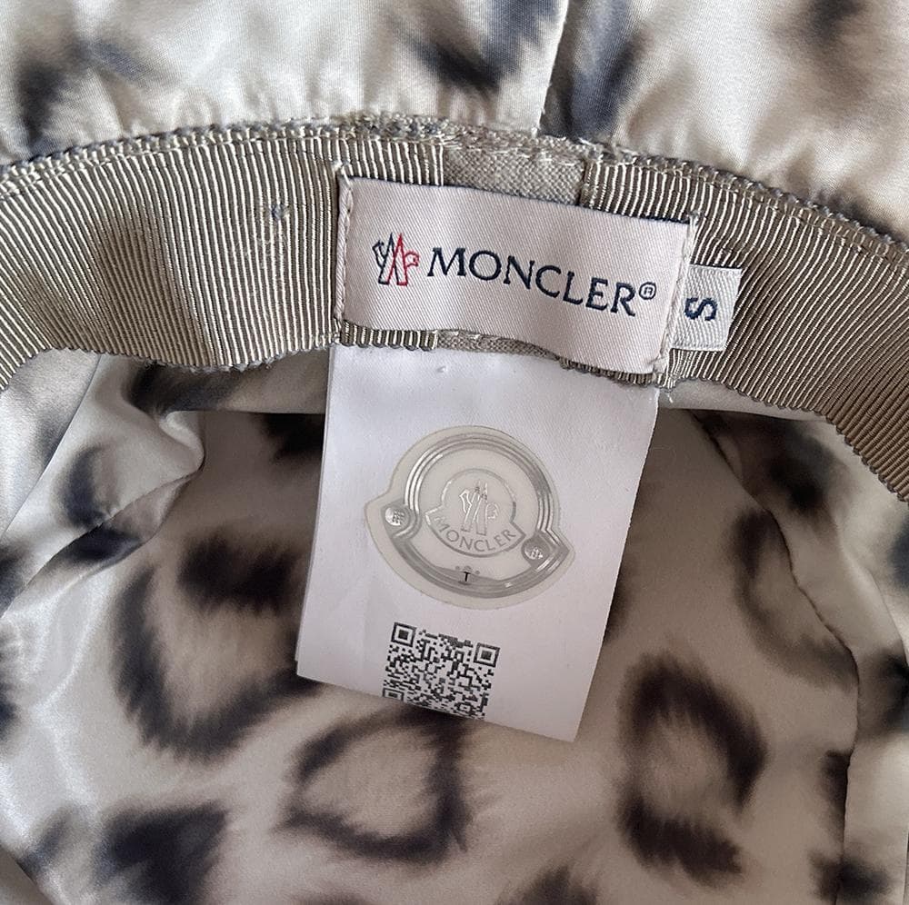 美品 MONCLERモンクレール正規品 アニマルプリント ロゴ入りバケットハット