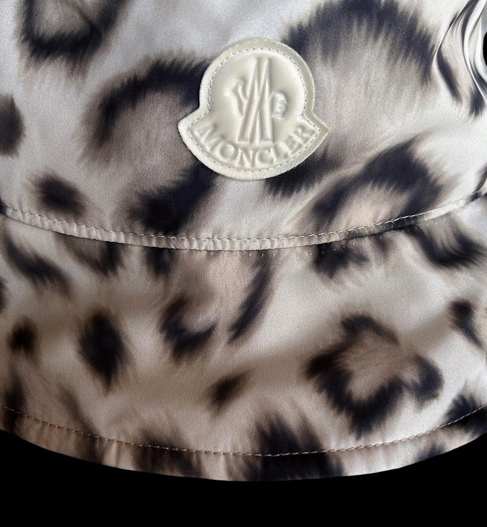 美品 MONCLERモンクレール正規品 アニマルプリント ロゴ入りバケットハット